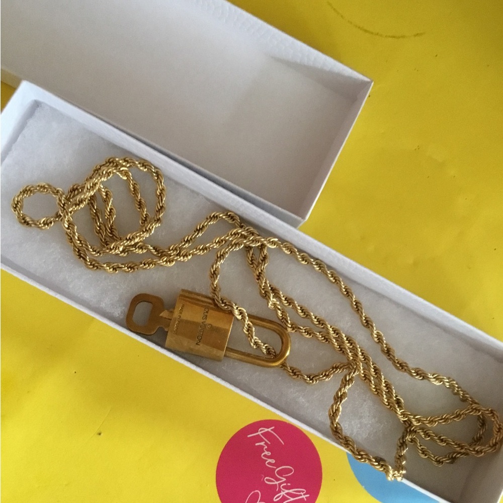 Louis Vuitton Gold Padlock‎ Necklace - Picture 3 of 3